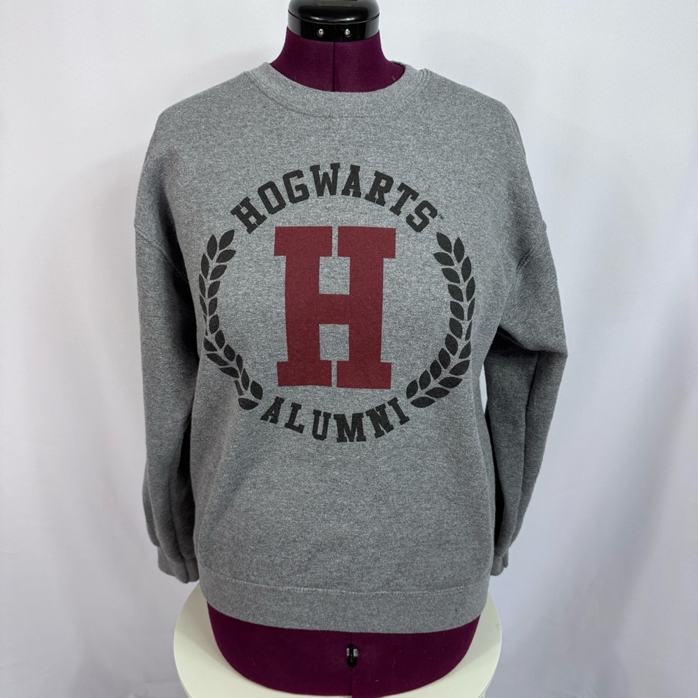 Harry Potter Hogwarts Alumni Sweatshirt Gray Unisex Medium Wizarding World